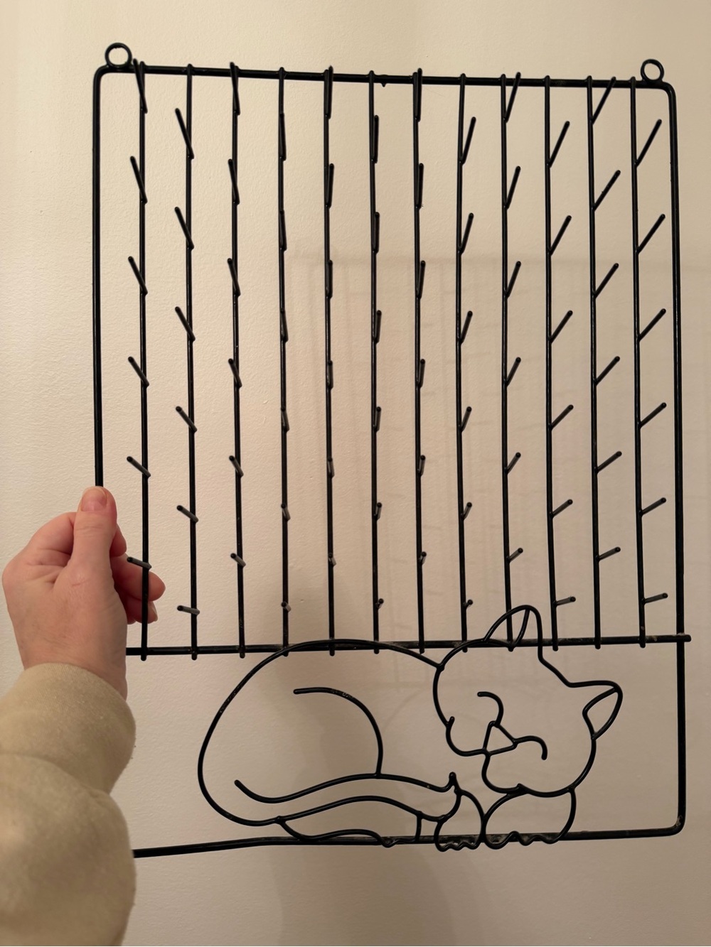 Black Metal Wall Rack with Sleeping Cat Silhouette spool holder